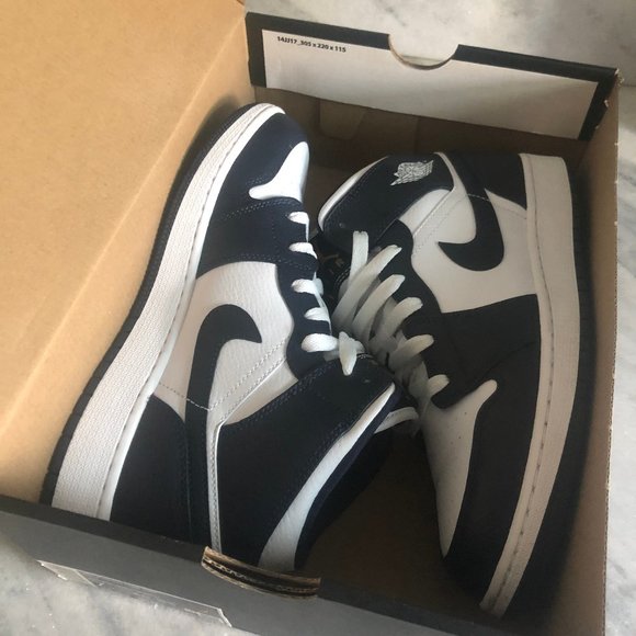 Jordan Shoes - Air Jordan 1 Mid (GS) w/ Original Box